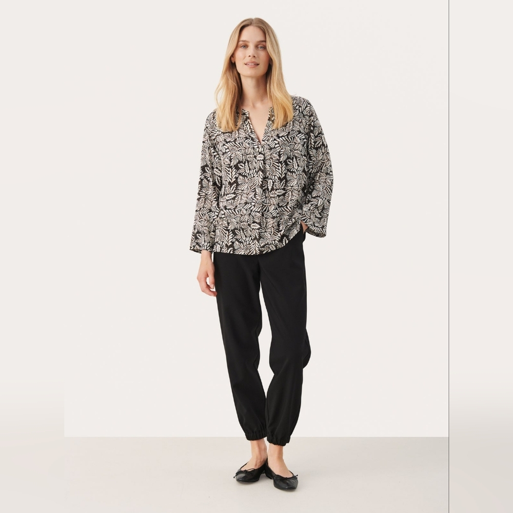 Part Two Copenhagen 100% Viscose Petine V-Neck Blouse - Picture 3 of 16